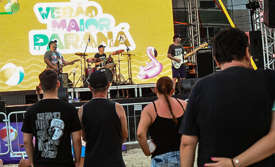 Palcos Sunset movimentam praias e rios do Paraná; confira a agenda da semana