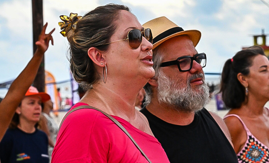 Palcos Sunset movimentam praias e rios do Paraná; confira a agenda da semana