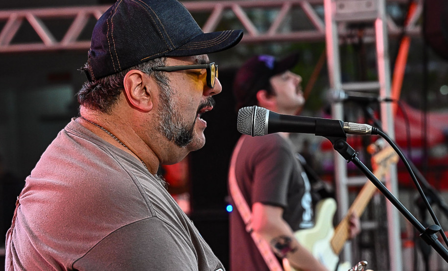 Palcos Sunset movimentam praias e rios do Paraná; confira a agenda da semana