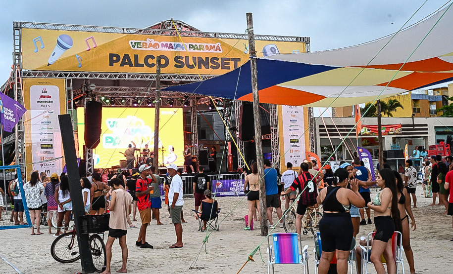 Palcos Sunset movimentam praias e rios do Paraná; confira a agenda da semana