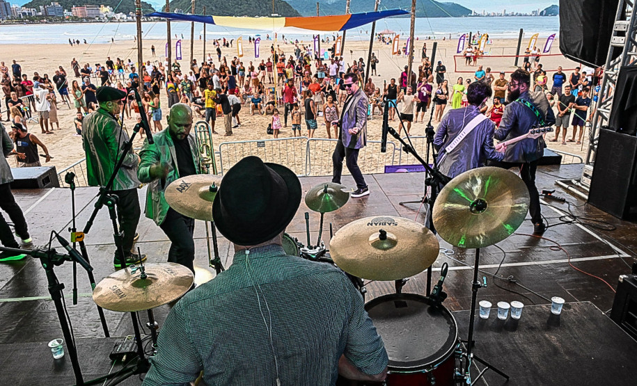 Última semana dos Palcos Sunset tem sertanejo, pagode, música caipira e muito mais