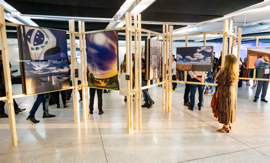 Governador participa de abertura da mostra fotográfica “Instante do Olhar”, no MON
