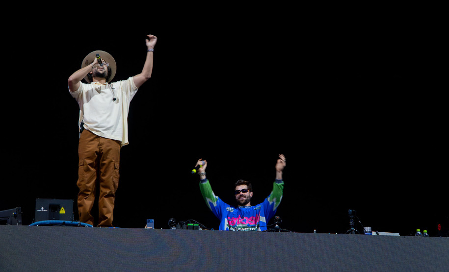 Drones, luzes e recorde de público: show de Alok leva 338 mil pessoas ao Verão Maior