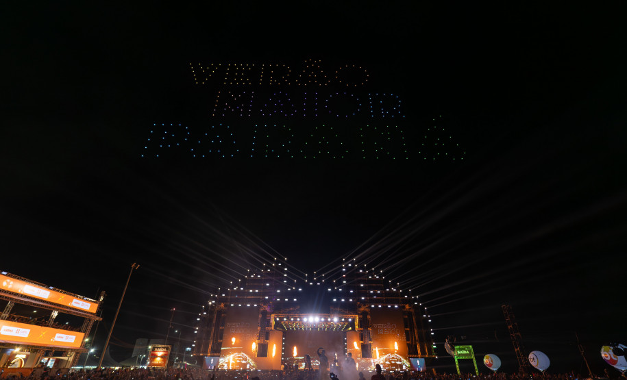 Drones, luzes e recorde de público: show de Alok leva 338 mil pessoas ao Verão Maior