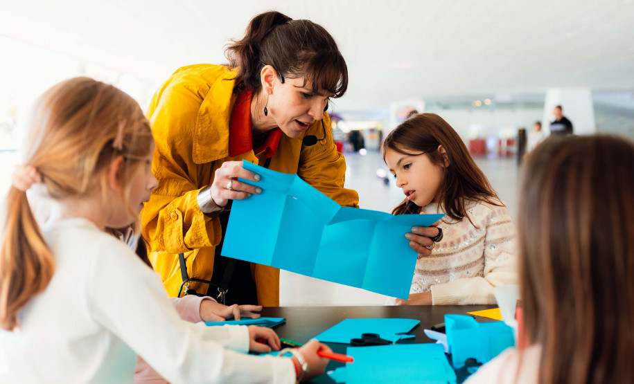 Com oficina de fotografia, ateliês e visitas, MON divulga programação especial de férias