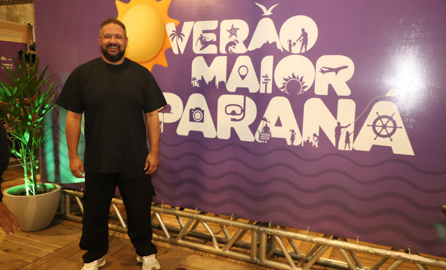 Novidade no Verão Maior, gospel de Fernandinho leva 62 mil pessoas a Matinhos