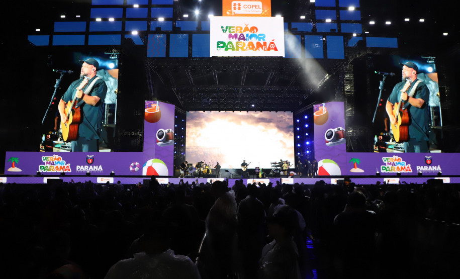 Novidade no Verão Maior, gospel de Fernandinho leva 62 mil pessoas a Matinhos