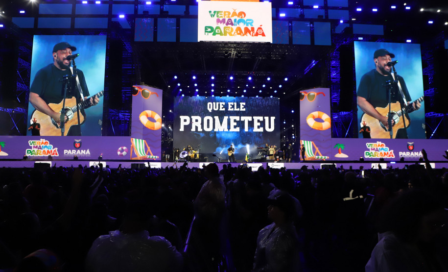 Novidade no Verão Maior, gospel de Fernandinho leva 62 mil pessoas a Matinhos