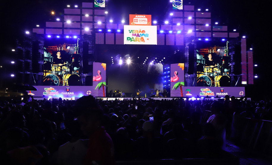 Novidade no Verão Maior, gospel de Fernandinho leva 62 mil pessoas a Matinhos