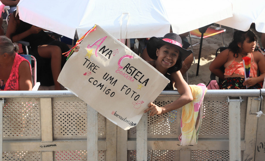 Ana Castela confirma status de fenômeno diante de 228 mil pessoas no Verão Maior Paraná