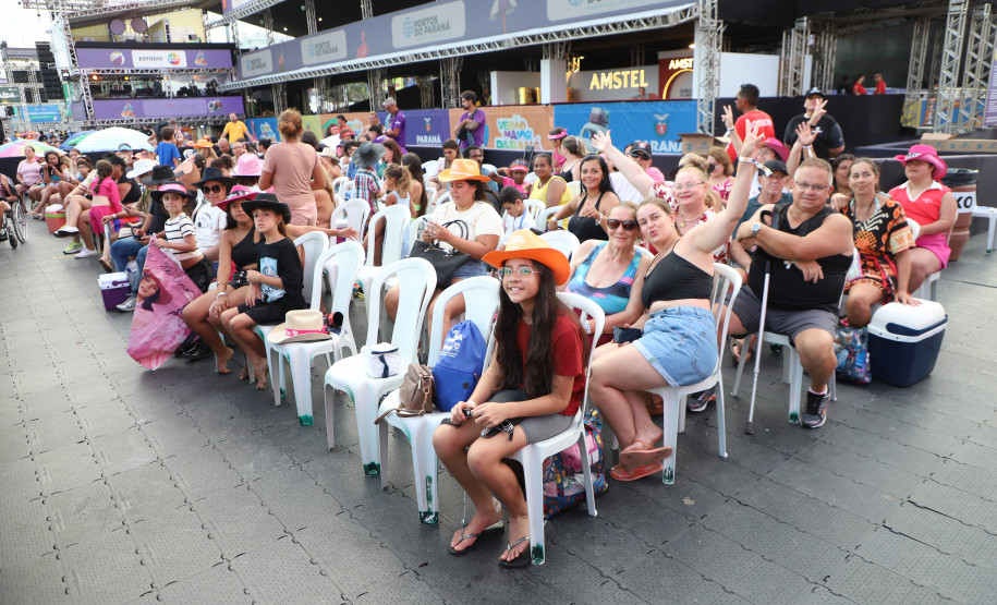 Área PcD do Verão Maior Paraná em Matinhos já recebeu mais de 5 mil pessoas