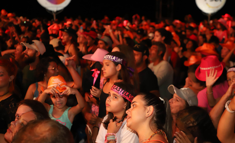 Ana Castela confirma status de fenômeno diante de 228 mil pessoas no Verão Maior Paraná