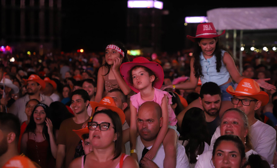 Ana Castela confirma status de fenômeno diante de 228 mil pessoas no Verão Maior Paraná