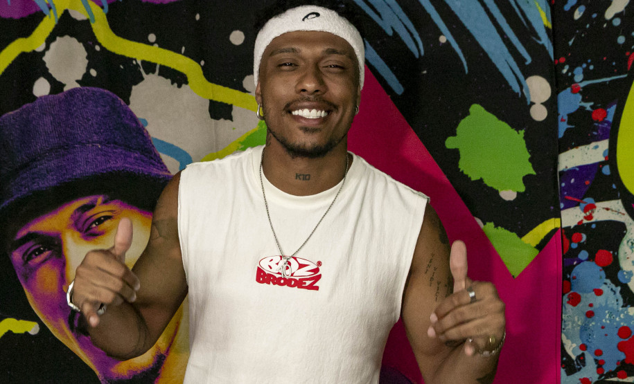 Atitude 67 e Kamisa 10 fazem noite de pagode em dose dupla em Pontal do Paraná