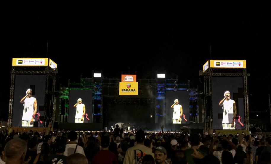 Atitude 67 e Kamisa 10 fazem noite de pagode em dose dupla em Pontal do Paraná