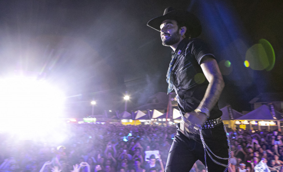 Pontal do Paraná, 09 de janeiro de 2026 - Show de Luan Pereira dentro das atrações do Verão Maior Paraná.