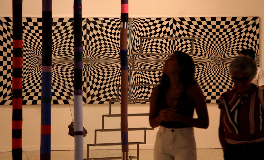 Gusttavo Lima no Verão Maior e programação de férias nos museus estão na agenda cultural