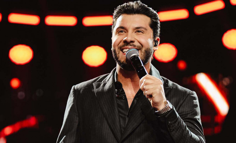 O palco de Pontal do Paraná recebe duas atrações do sertanejo que prometem levantar o público: Murilo Huff e a dupla Léo & Raphael, garantindo uma noite marcada por hits e forte participação dos veranistas.