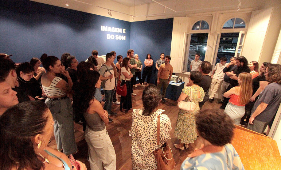 Em fevereiro, MIS-PR terá visita guiada noturna e encontro com carnavalescos