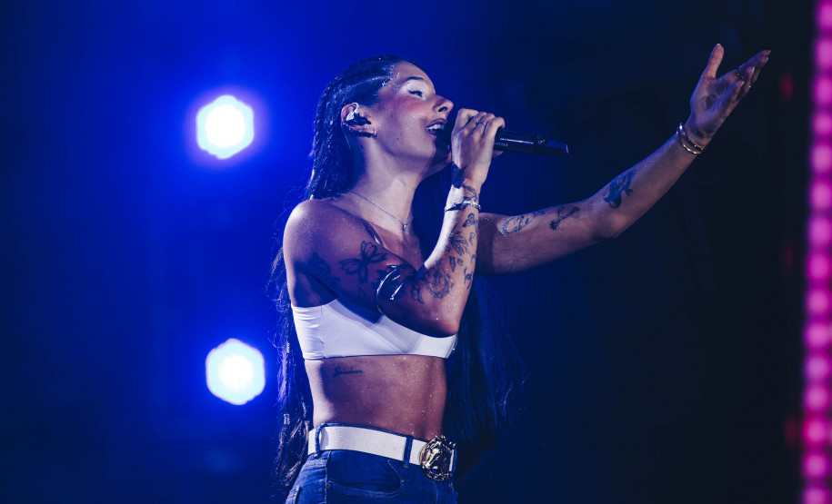 Ana Castela confirma status de fenômeno diante de 228 mil pessoas no Verão Maior Paraná