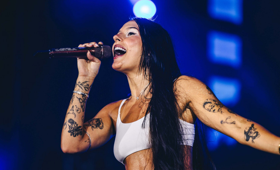 Ana Castela confirma status de fenômeno diante de 228 mil pessoas no Verão Maior Paraná