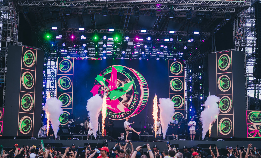 Pagode de Belo e Jeito Moleque encerra primeiro fim de semana de shows do Verão Maior