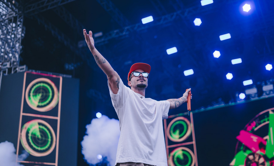 Pagode de Belo e Jeito Moleque encerra primeiro fim de semana de shows do Verão Maior