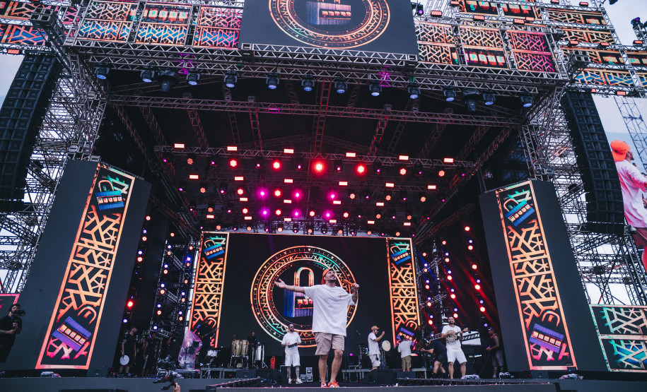 Pagode de Belo e Jeito Moleque encerra primeiro fim de semana de shows do Verão Maior