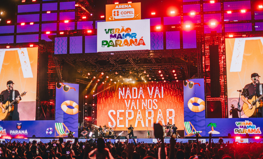 Novidade no Verão Maior, gospel de Fernandinho leva 62 mil pessoas a Matinhos