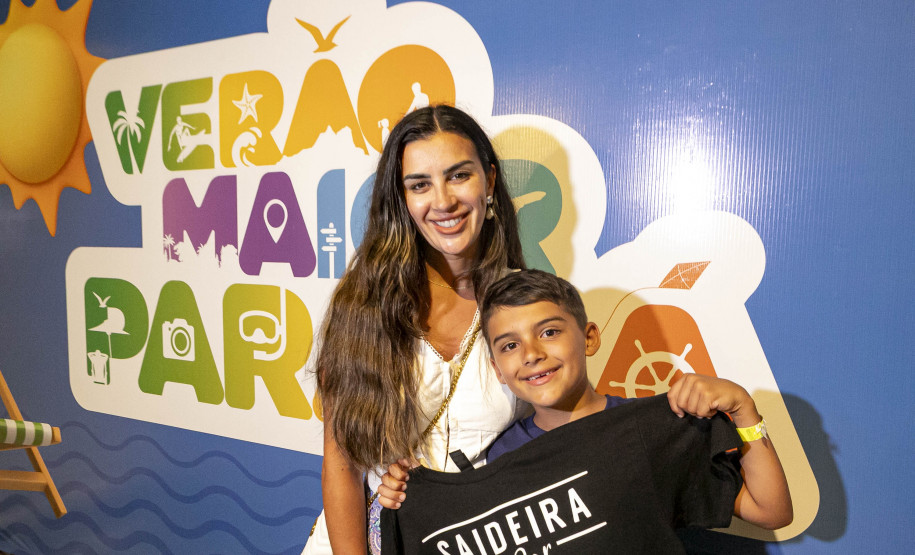 Atitude 67 e Kamisa 10 fazem noite de pagode em dose dupla em Pontal do Paraná