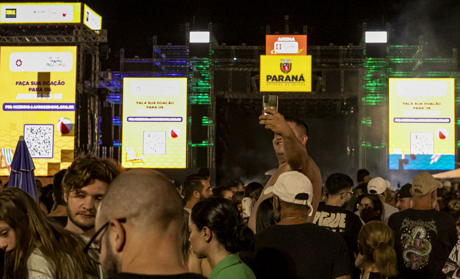 Atitude 67 e Kamisa 10 fazem noite de pagode em dose dupla em Pontal do Paraná