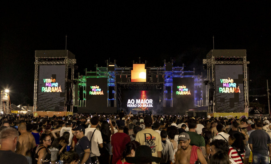 Atitude 67 e Kamisa 10 fazem noite de pagode em dose dupla em Pontal do Paraná