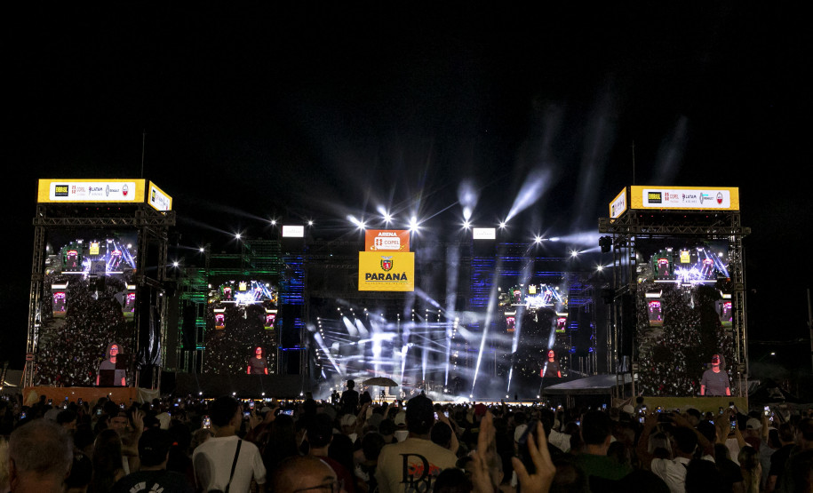 Atitude 67 e Kamisa 10 fazem noite de pagode em dose dupla em Pontal do Paraná