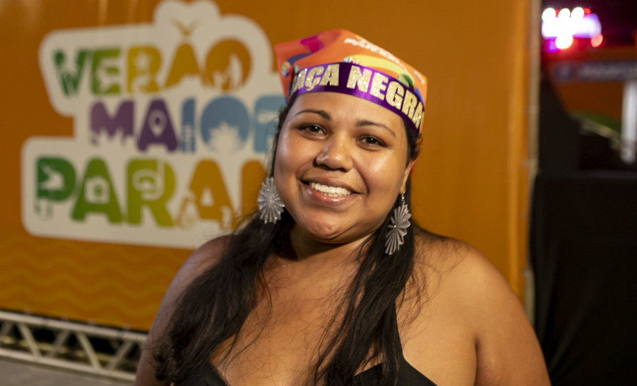 Raça Negra supera público de 2 anos atrás e canta para coral de 118 mil pessoas em Matinhos