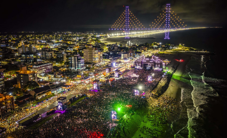 Drones, luzes e recorde de público: show de Alok leva 338 mil pessoas ao Verão Maior
