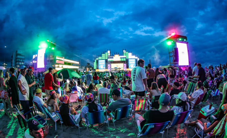 Drones, luzes e recorde de público: show de Alok leva 338 mil pessoas ao Verão Maior