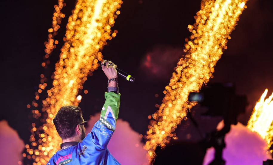 Drones, luzes e recorde de público: show de Alok leva 338 mil pessoas ao Verão Maior