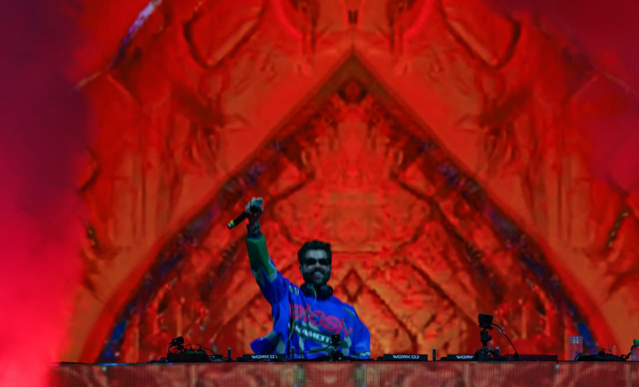 Drones, luzes e recorde de público: show de Alok leva 338 mil pessoas ao Verão Maior