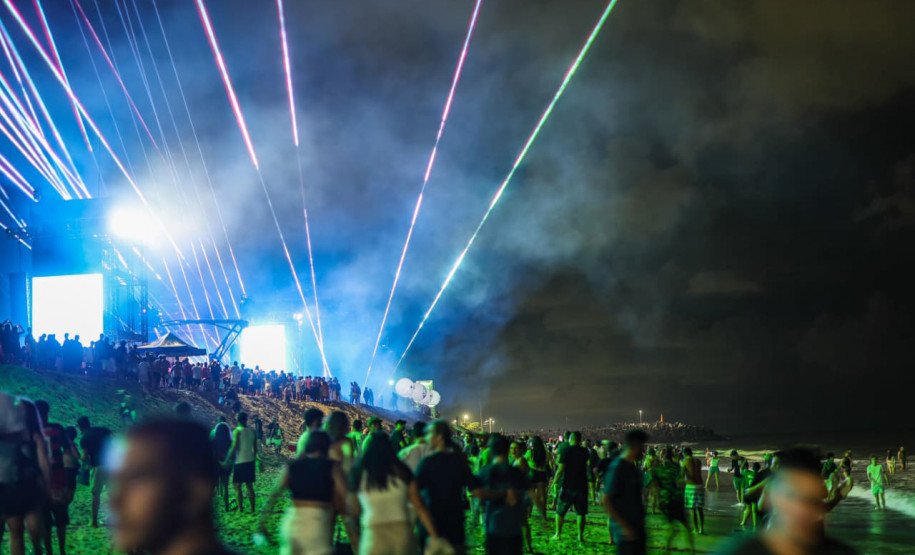 Drones, luzes e recorde de público: show de Alok leva 338 mil pessoas ao Verão Maior