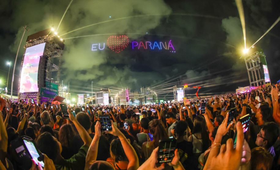 Drones, luzes e recorde de público: show de Alok leva 338 mil pessoas ao Verão Maior