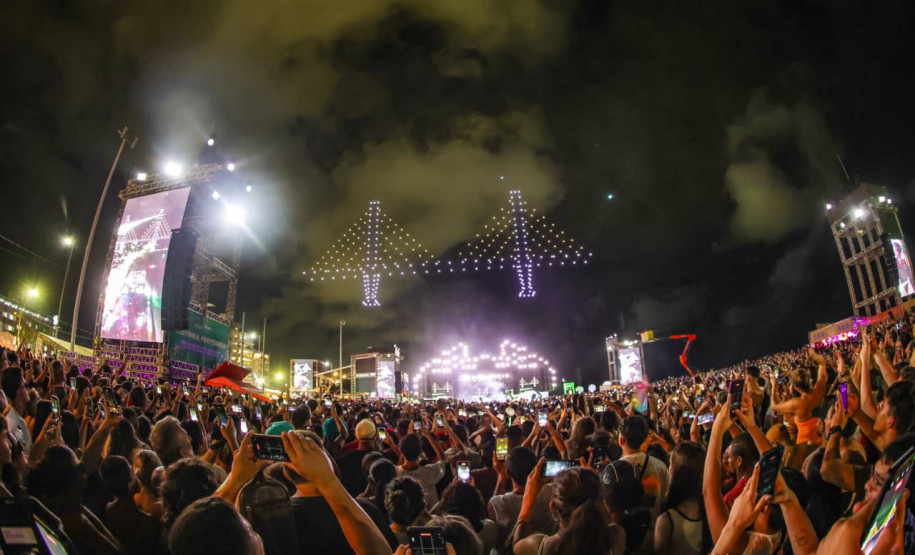 Drones, luzes e recorde de público: show de Alok leva 338 mil pessoas ao Verão Maior