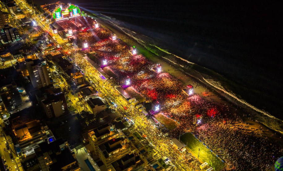 Drones, luzes e recorde de público: show de Alok leva 338 mil pessoas ao Verão Maior