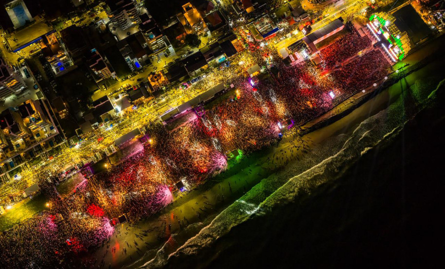 Em duas semanas, mais de 1 milhão de pessoas assistem aos shows do Verão Maior Paraná