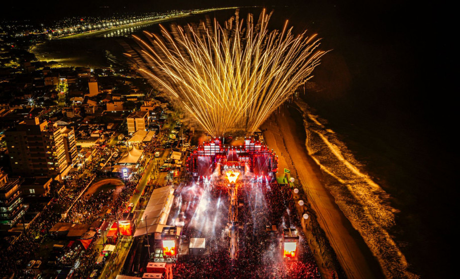 Drones, luzes e recorde de público: show de Alok leva 338 mil pessoas ao Verão Maior