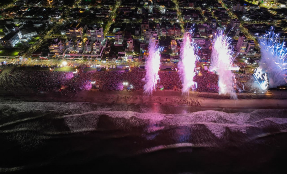 Em duas semanas, mais de 1 milhão de pessoas assistem aos shows do Verão Maior Paraná