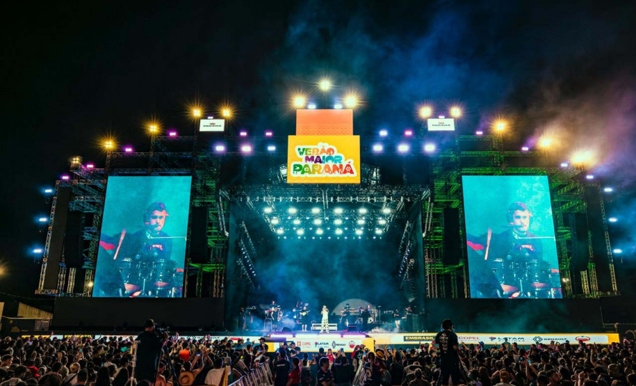 Atitude 67 e Kamisa 10 fazem noite de pagode em dose dupla em Pontal do Paraná