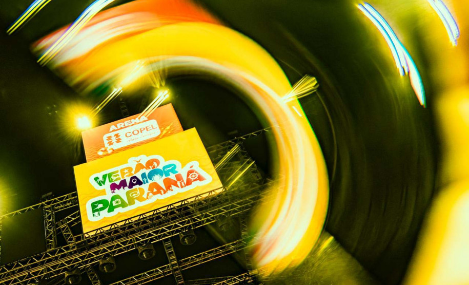 Atitude 67 e Kamisa 10 fazem noite de pagode em dose dupla em Pontal do Paraná