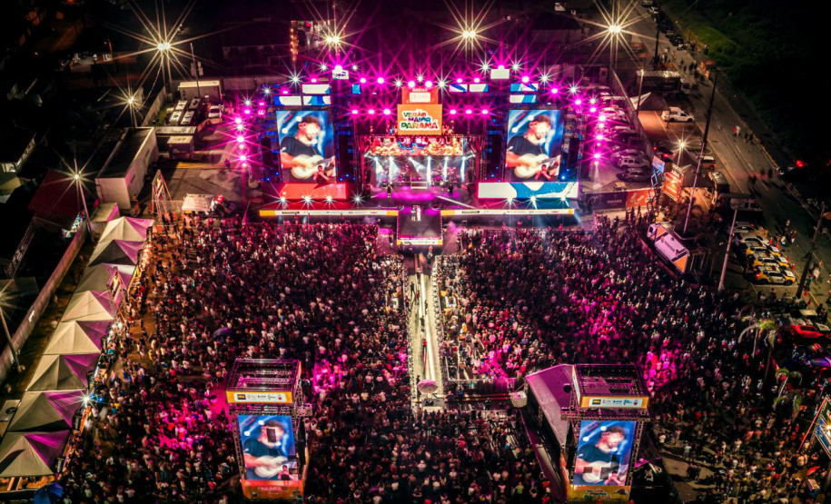 Atitude 67 e Kamisa 10 fazem noite de pagode em dose dupla em Pontal do Paraná