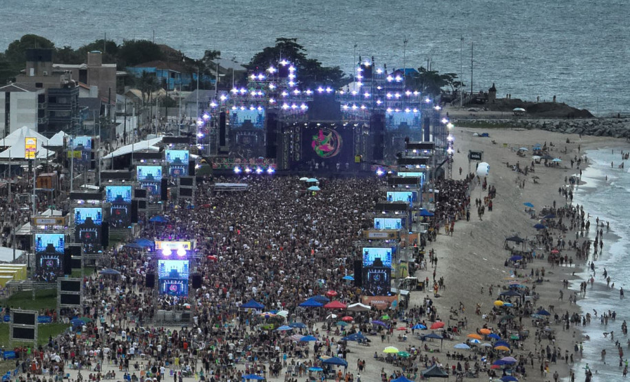 Pagode de Belo e Jeito Moleque encerra primeiro fim de semana de shows do Verão Maior