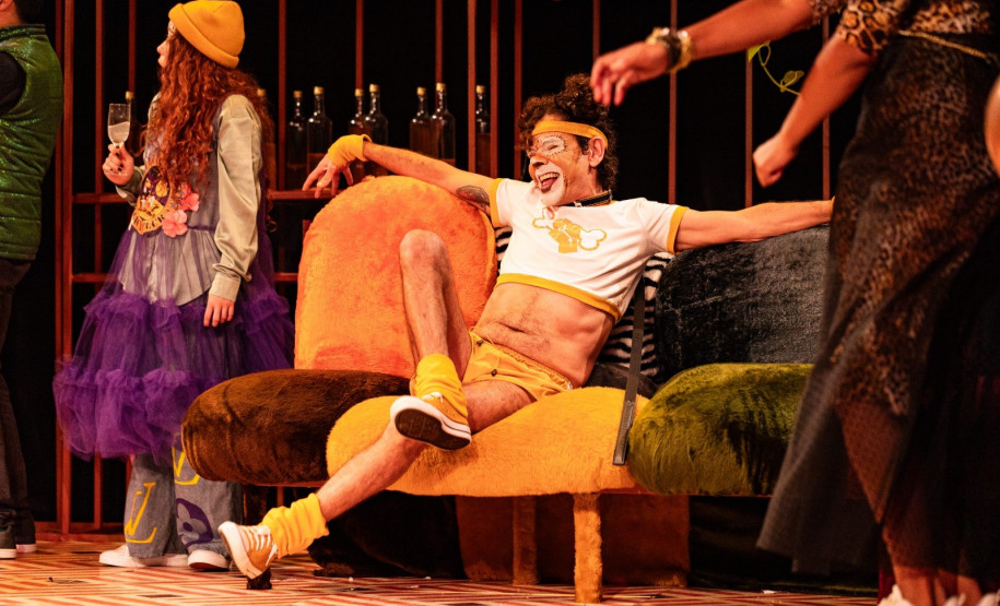 Sucesso de crítica e público, tragicomédia "Humanismo Selvagem" chega ao Guairinha